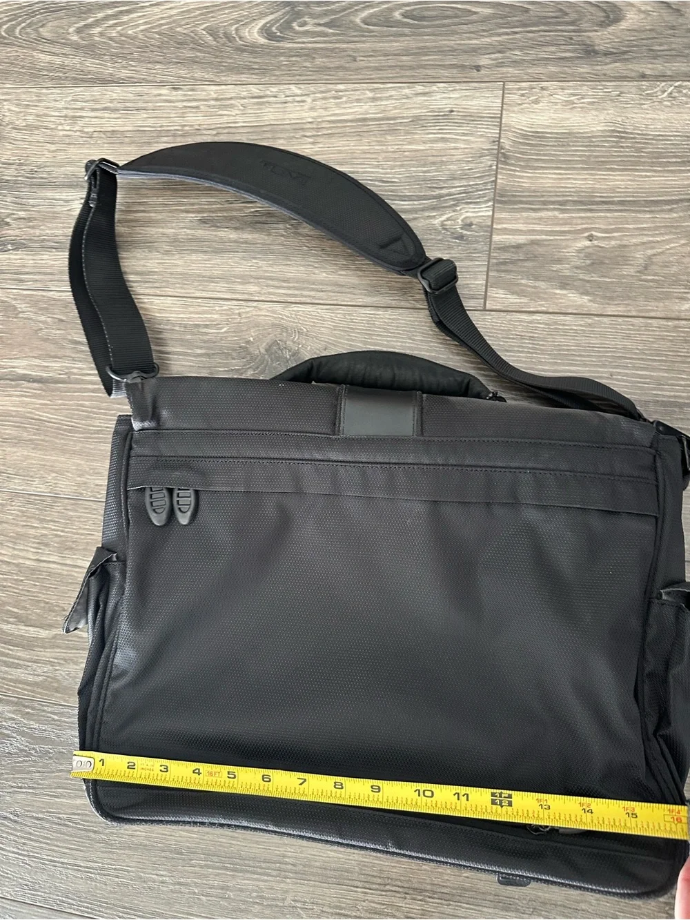Vintage Tumi T2 Ballistic Black Men's Messenger Bag with Shoulder Strap